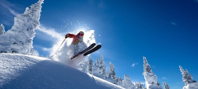 Deslízate sobre la nieve con un seguro de esquí