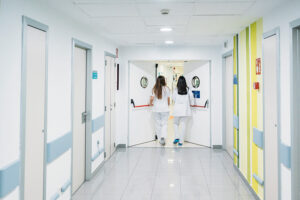 ¿Necesitas un seguro de salud si ya tienes Seguridad Social? Ventajas clave del seguro privado